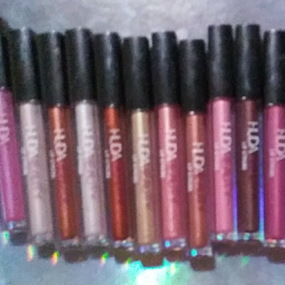 15 set of HUDA BEAUTY LIP STROBE